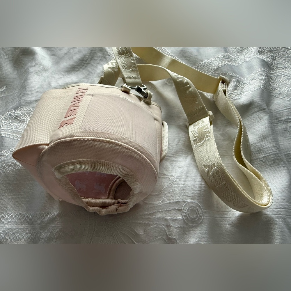 Stanley The All Day Quencher Carry-All shoulder strap cup holder - Rose Quartz - Picture 5 of 12